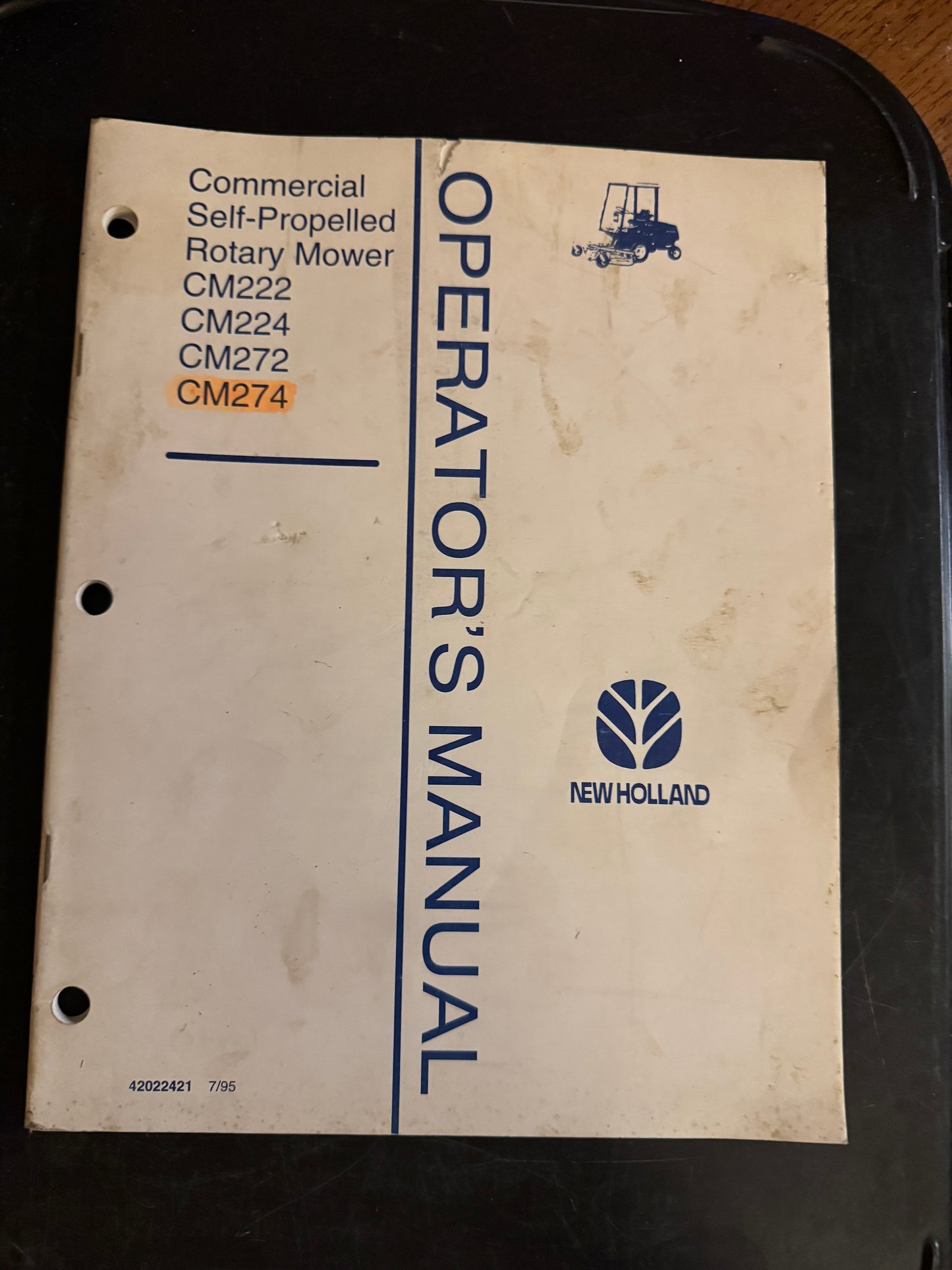 New Holland _ Commercial Self-Propelled Rotary Mower model CM222, CM224, CM272 & CM274 _ Operator’s Manual