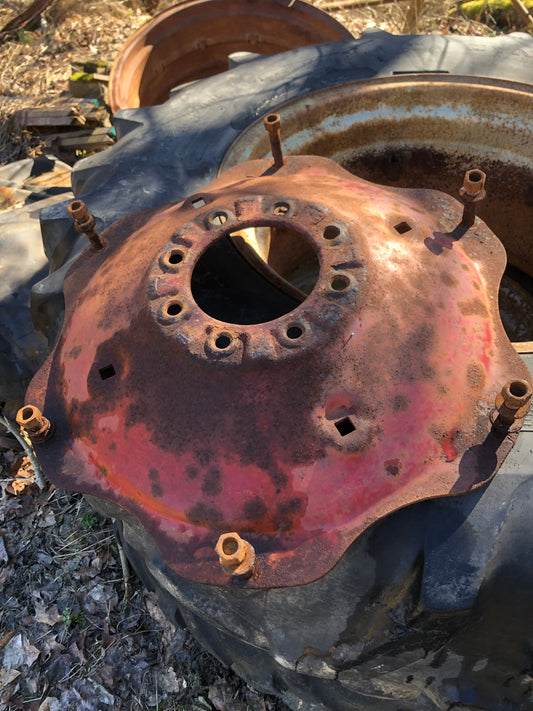 International 784 rear wheel center