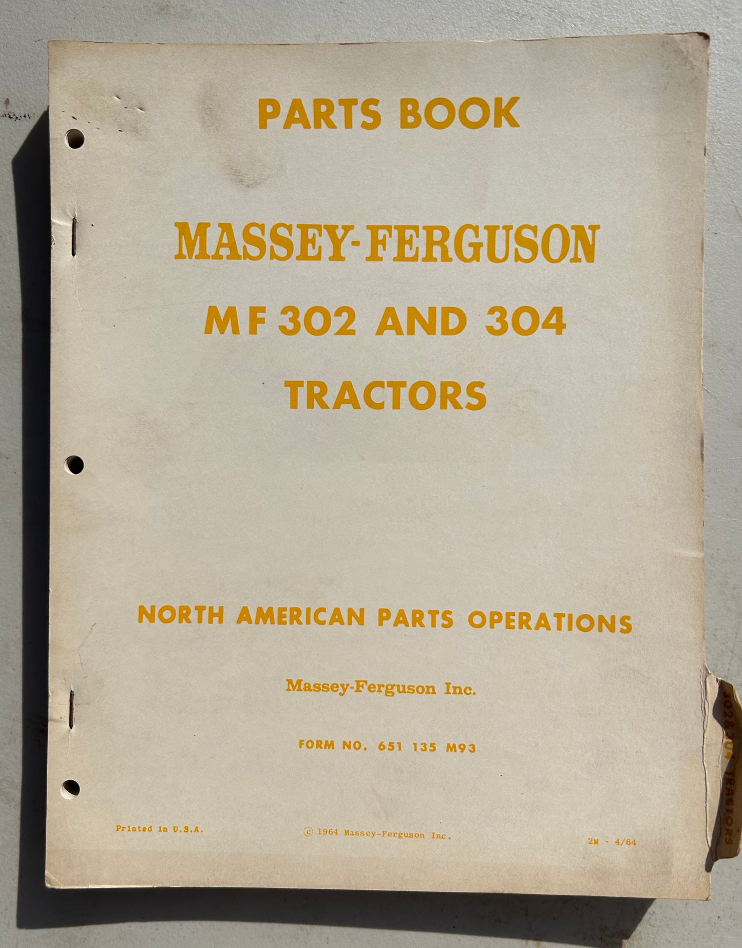 Massey Ferguson 302 & 304 Tractors _ Parts Book