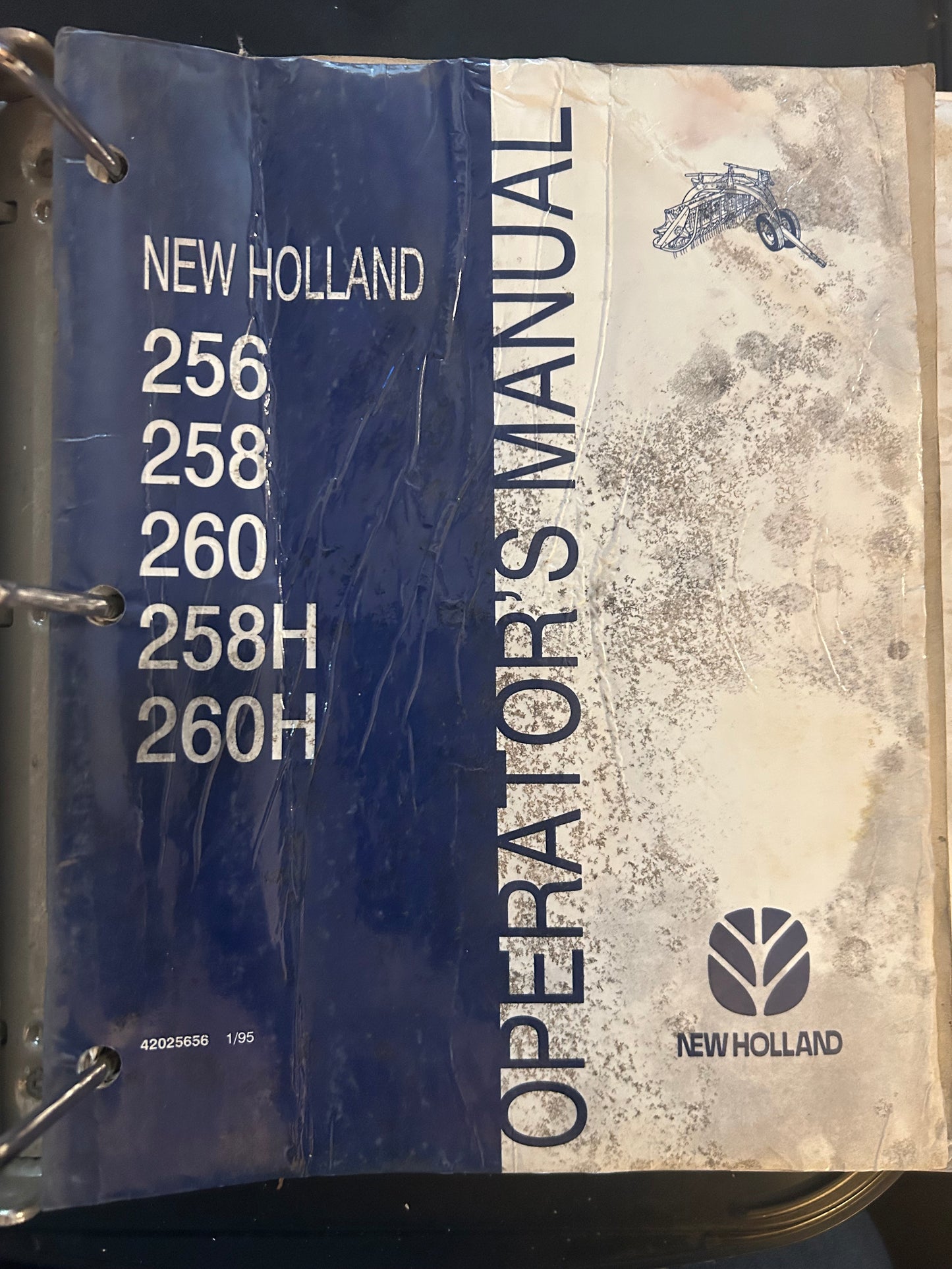 New Holland _ 256, 258, 260, 258H & 260H _ Operator's Manual