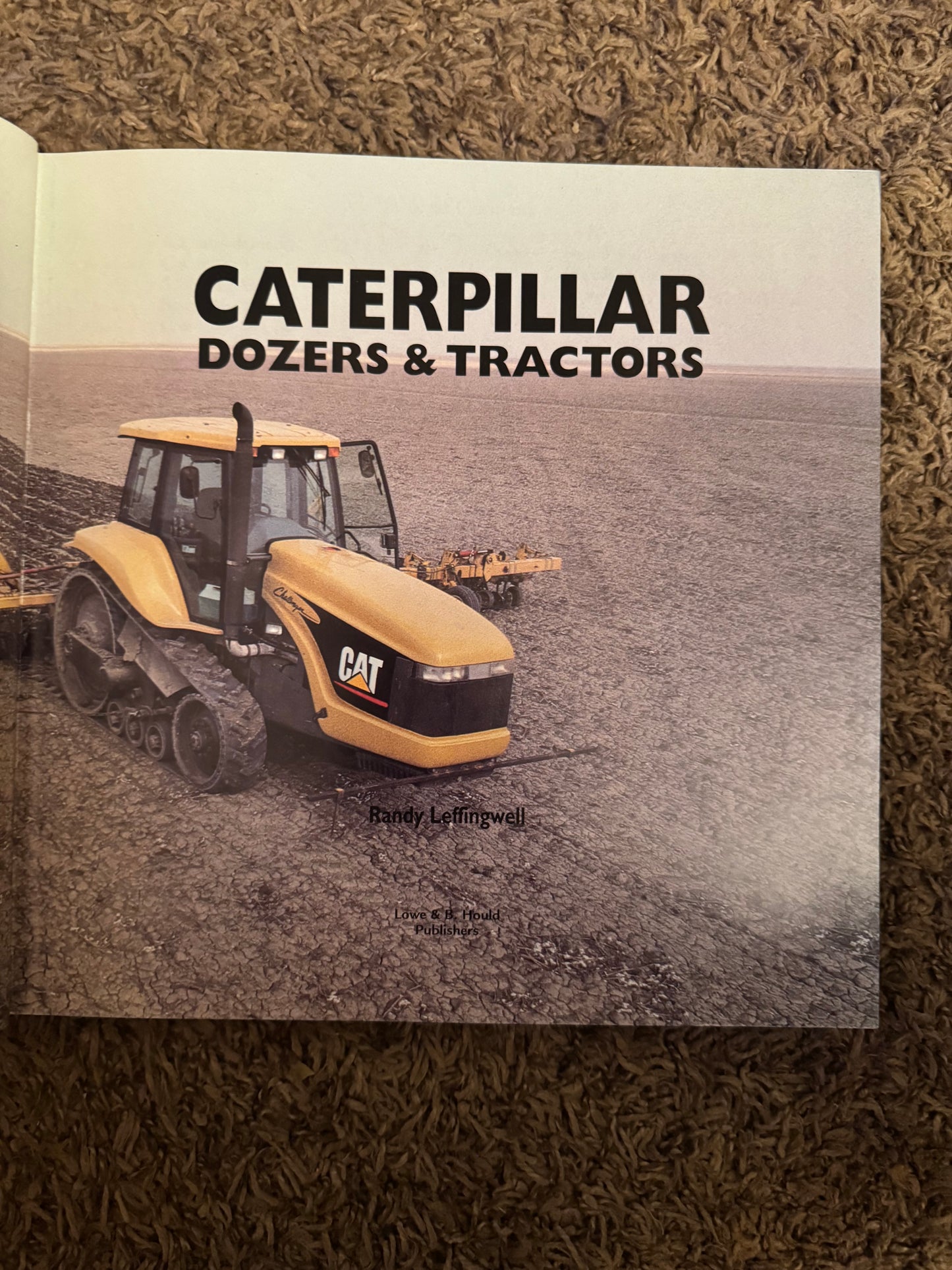 Caterpillar Dozers & Tractors