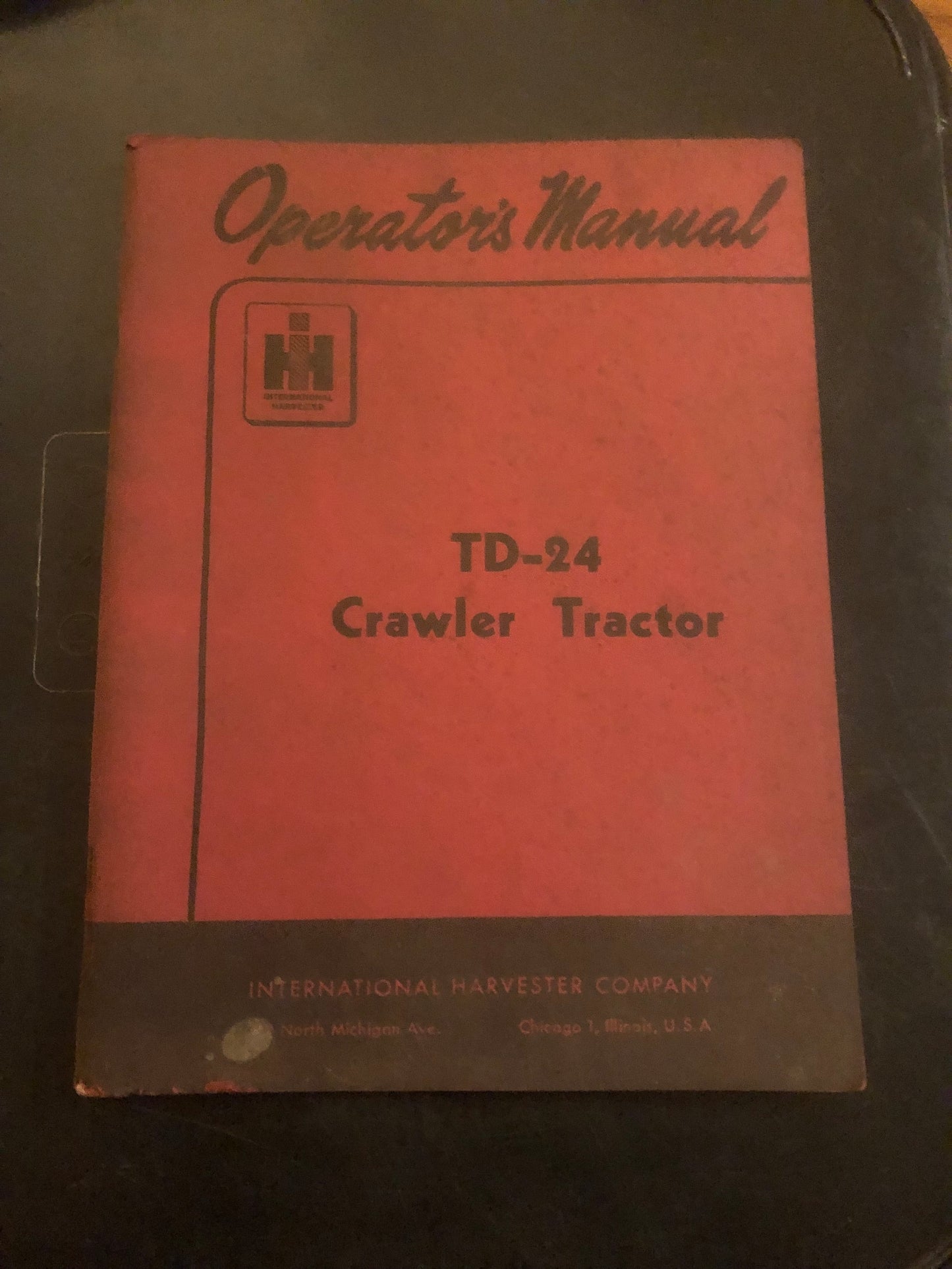 IH _ TD -24 Crawler Tractor _ Operator’s Manual