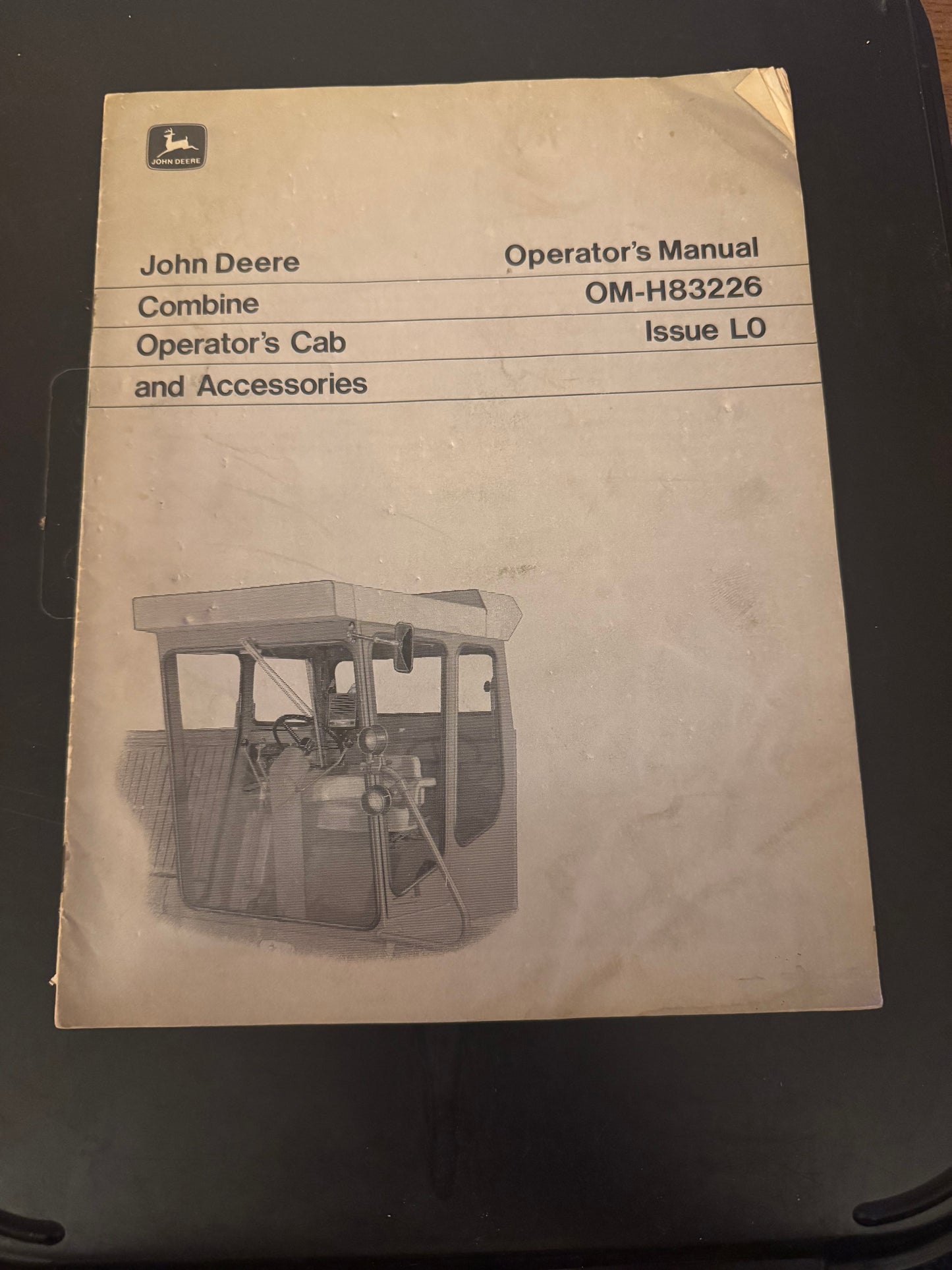 John Deere _ Combine Operators Cab & Accessories _ Operator's Manual