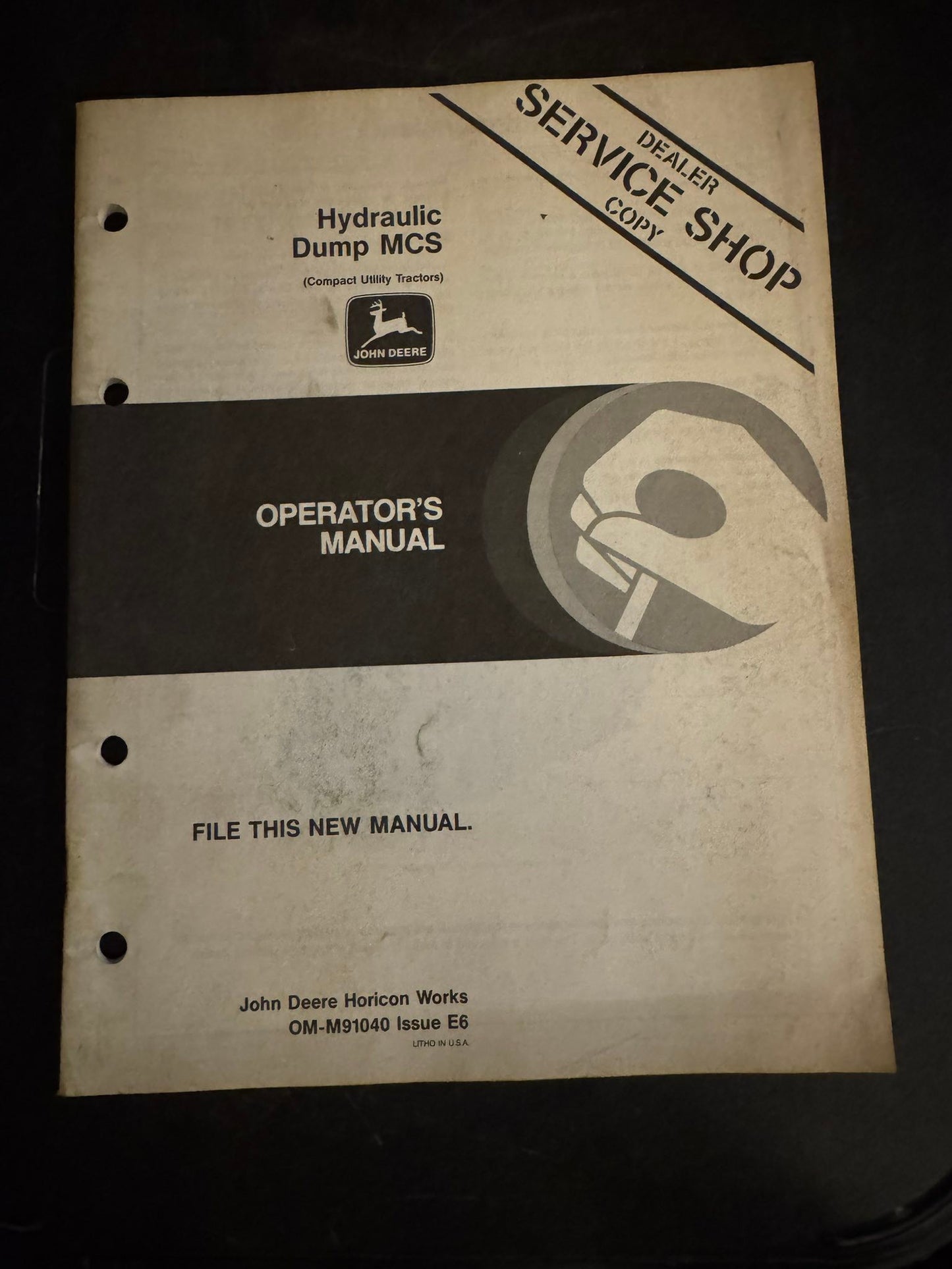 John Deere - Hydraulic Dump Material Collection System Operator’s Manual