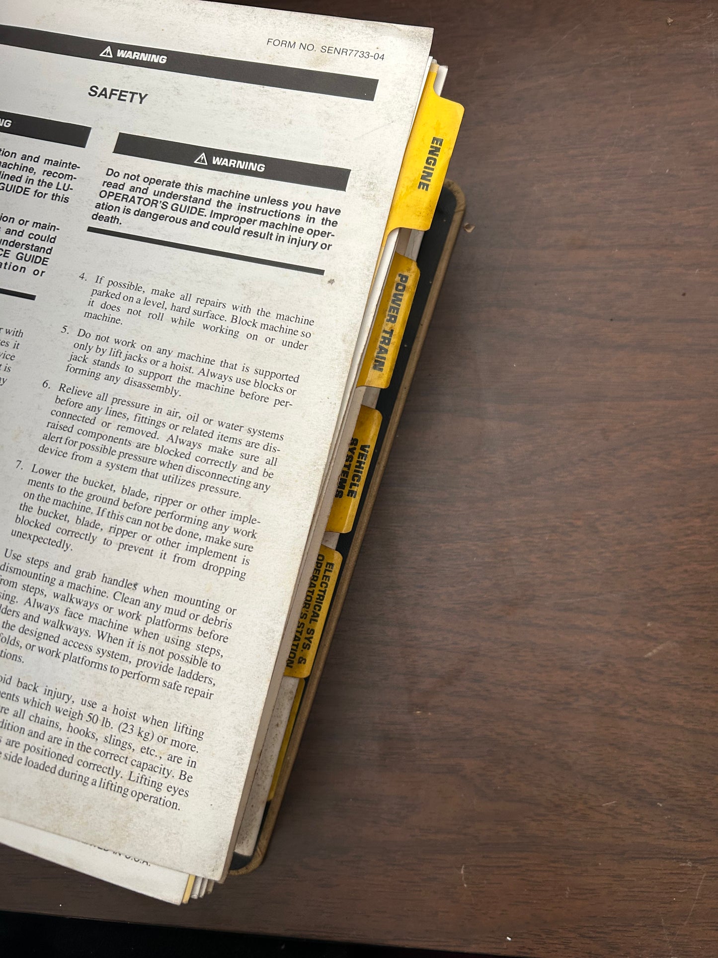 Caterpillar _ D8L Tractor _ Manuals Binder