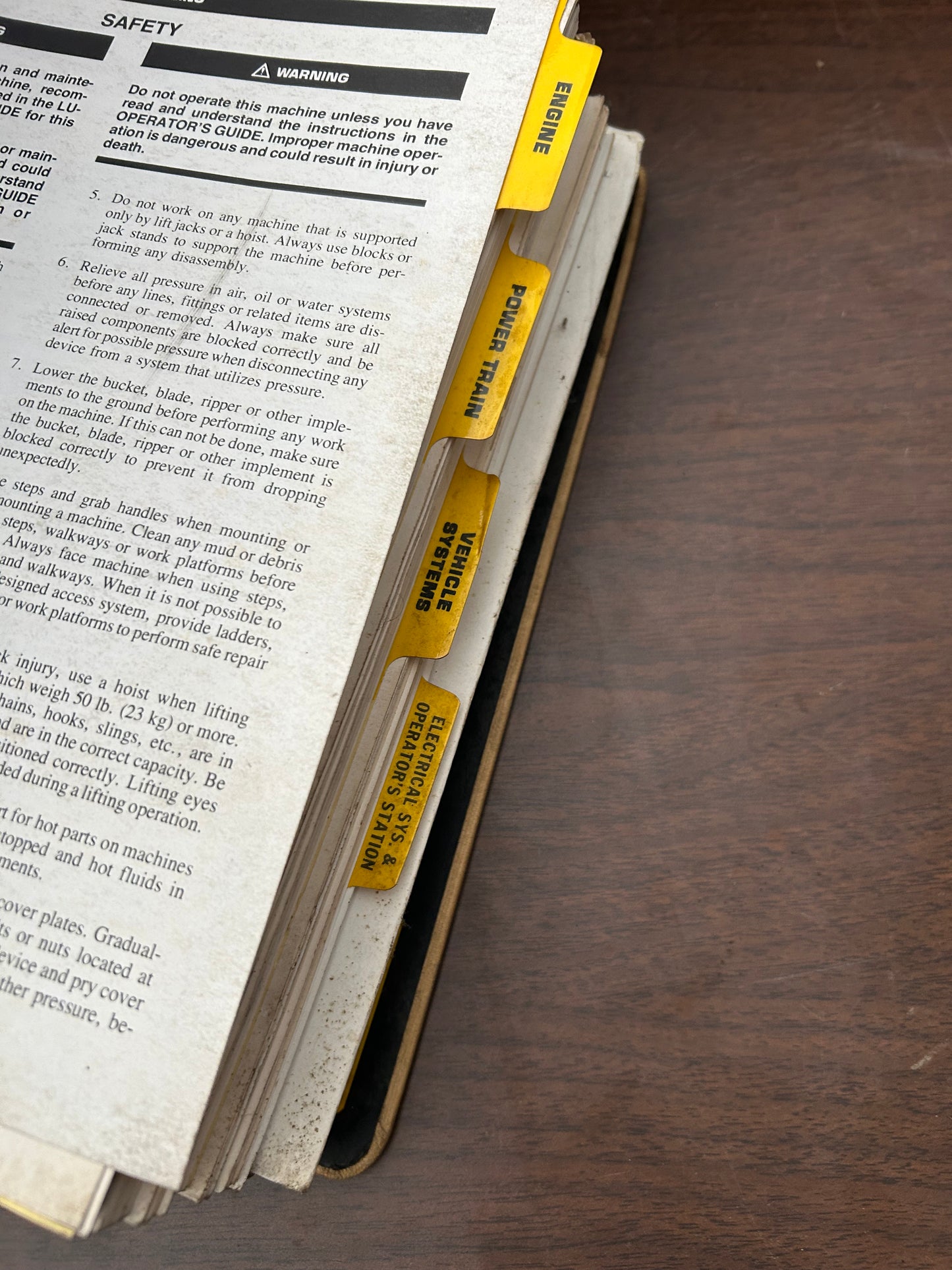 Caterpillar _ D8L Tractor _ Manuals Binder