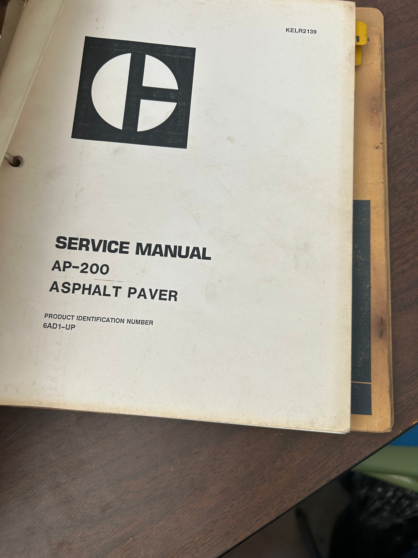 Caterpillar _ AP-200 Asphault Paver _ Manuals Binder