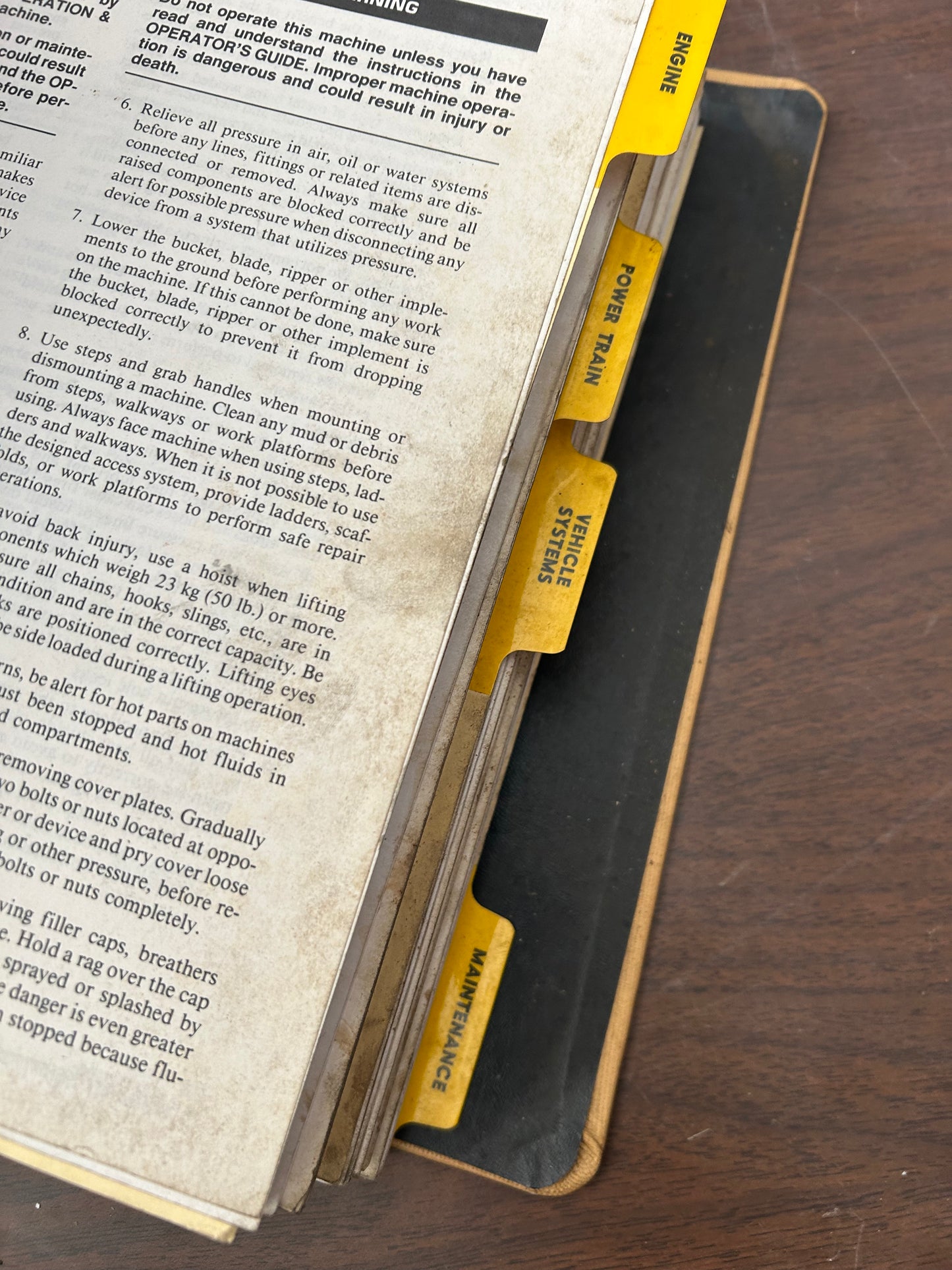 Caterpillar _ 621B Wheel Tractor-Scraper _ Manuals Binder