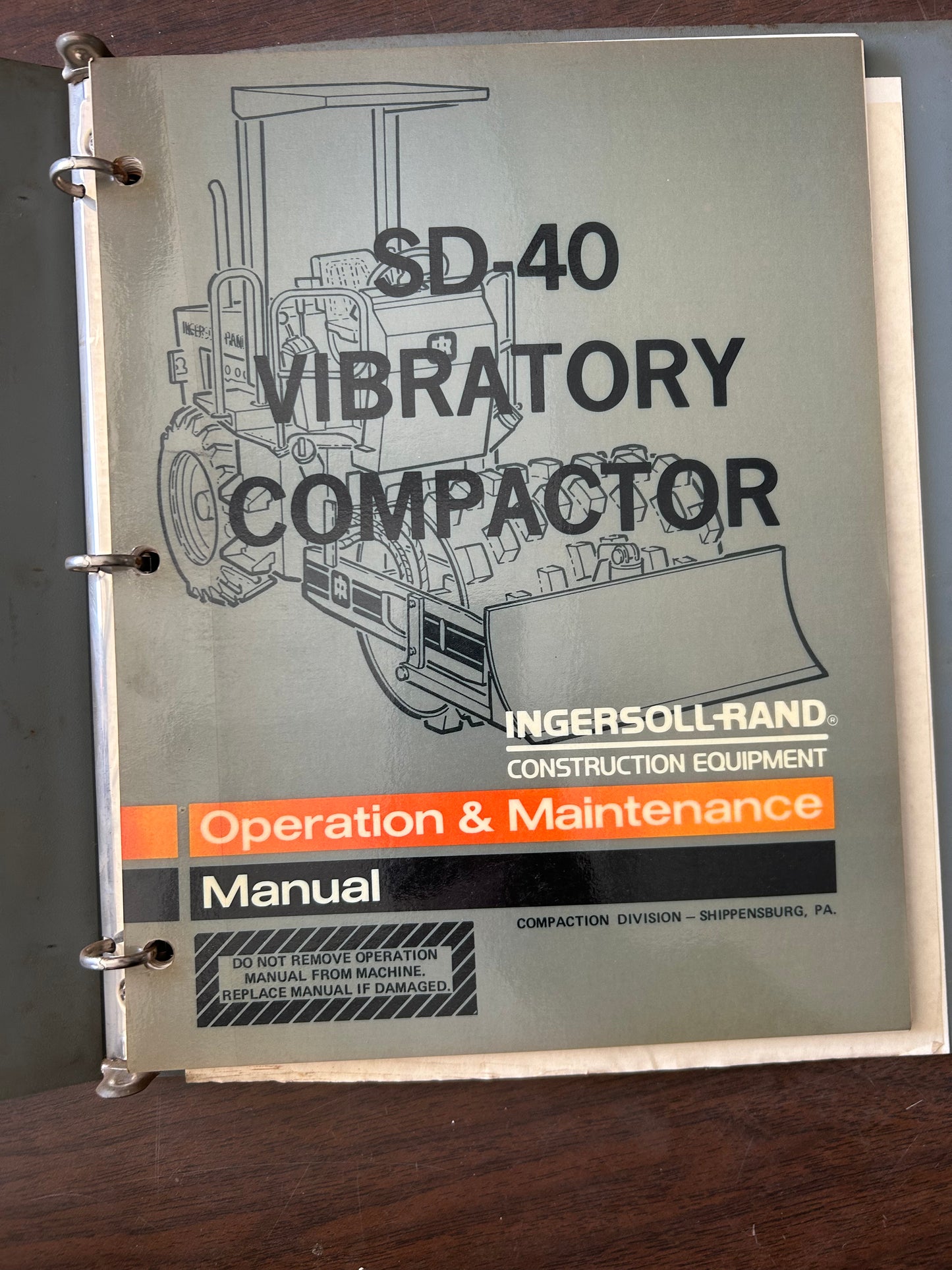 Ingersoll-Rand _ SD-40 Vibratory Compactor _ Operation & Maintenance Manual