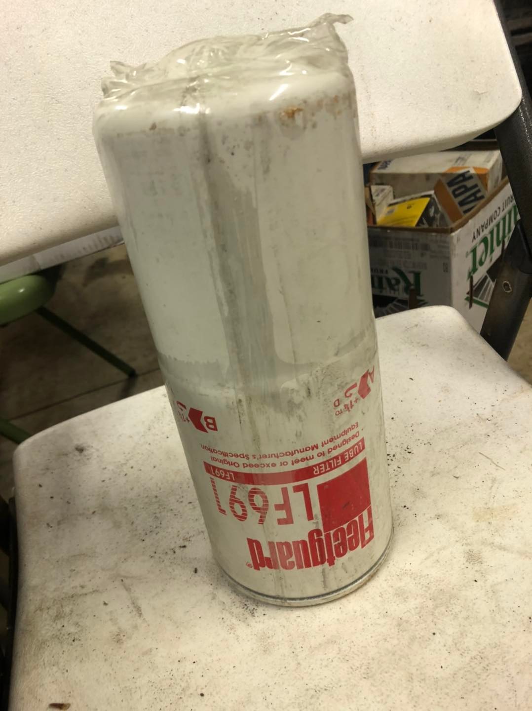 Fleetguard LF691 Oil Filter