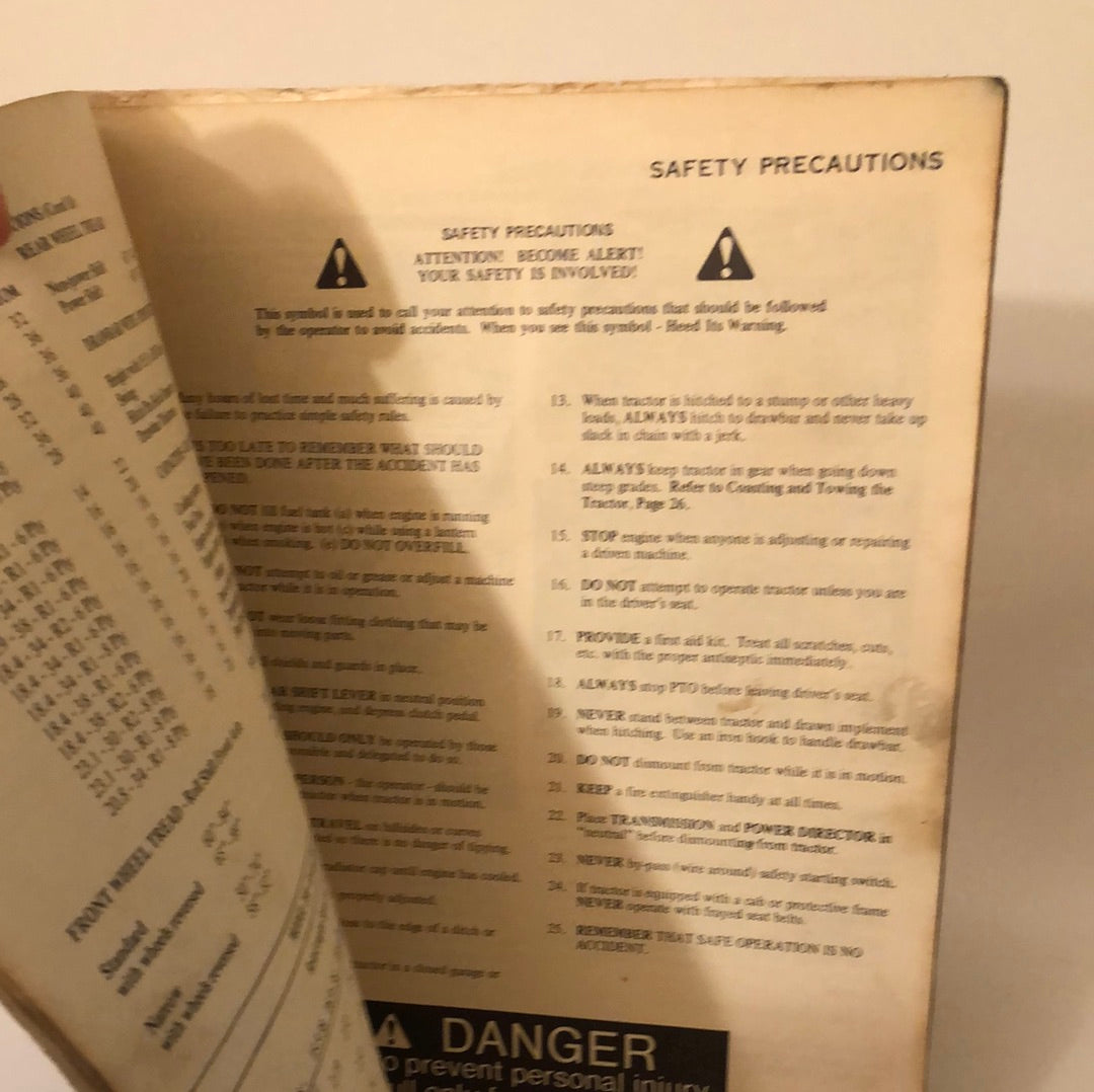 Allis-Chalmers 200 Diesel Tractor _ Operators Manual