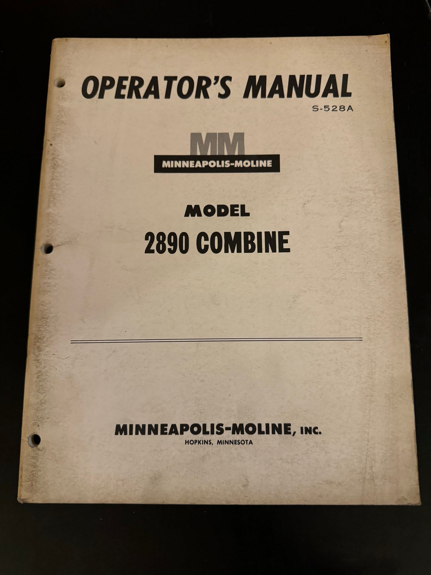 Minneapolis Moline _ model 2890 Combine _ Operator’s Manual S-528A