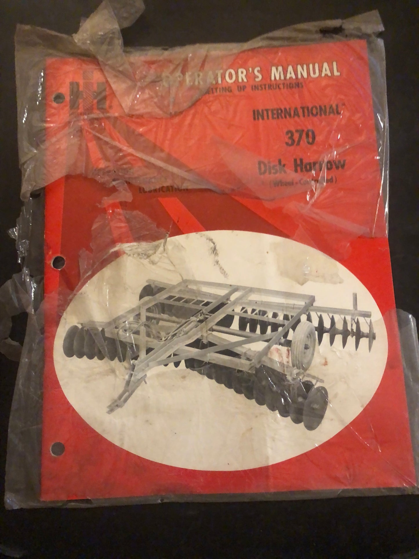 IH _ International 370 Disk Harrow _ Operator’s Manual