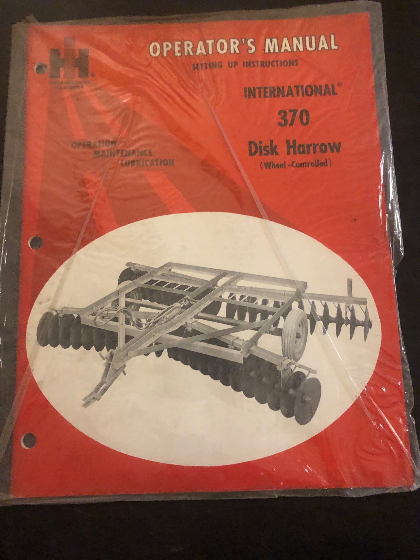 IH _ International 370 Disk Harrow _ Operator’s Manual