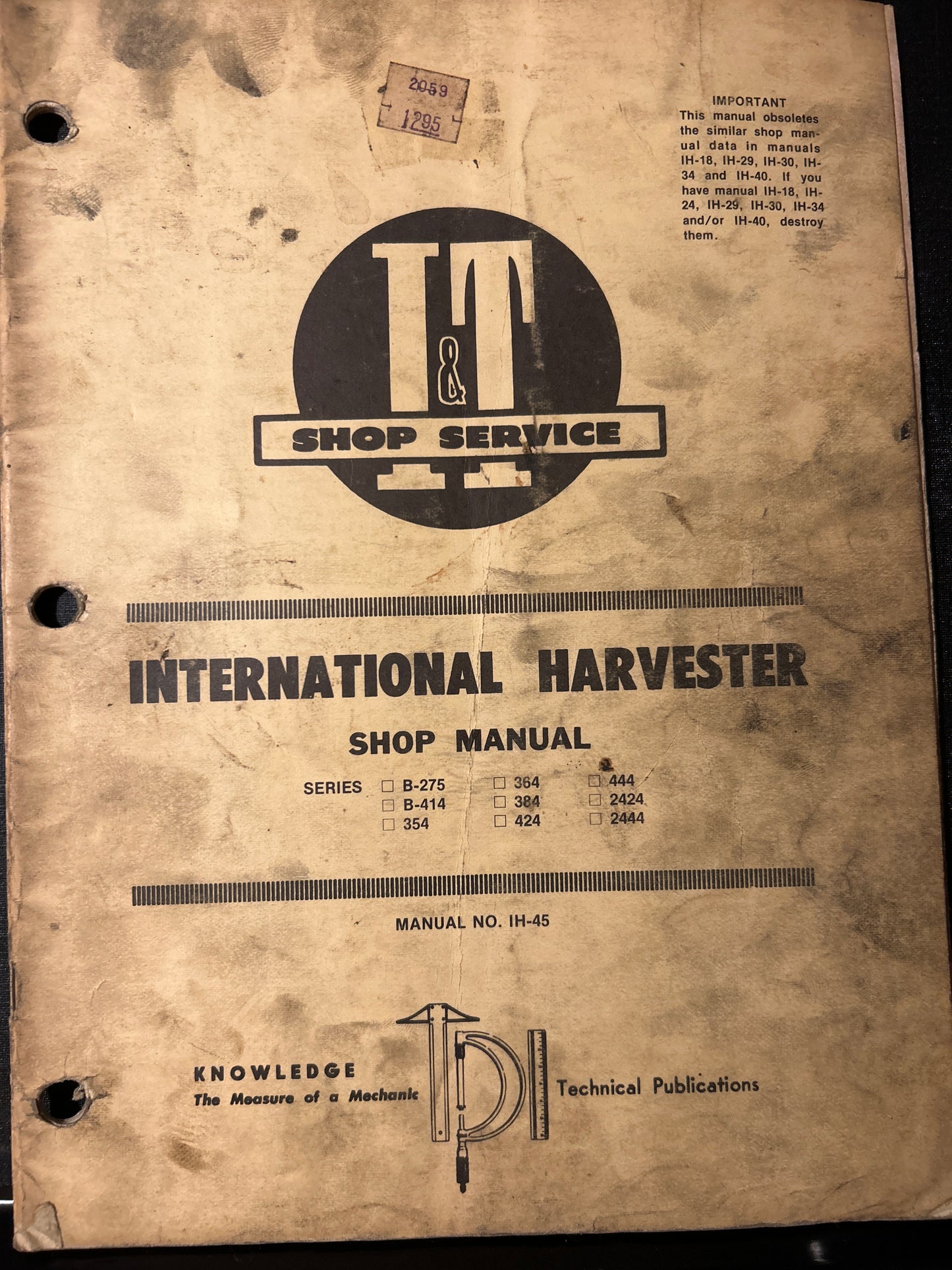 I&T _ International Harvester manual B-275, B-414, 242, 2424 & 3414 _ Shop Service IH-45