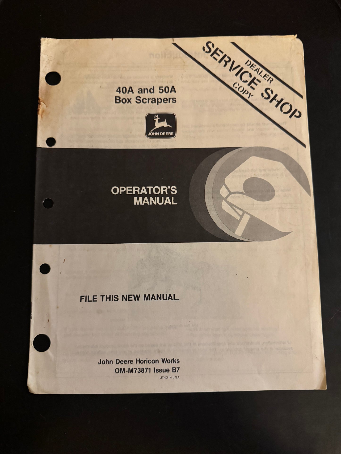 John Deere _ 40A & 50A Box Scrapers _ OMM73871 B7 Operator’s Manual