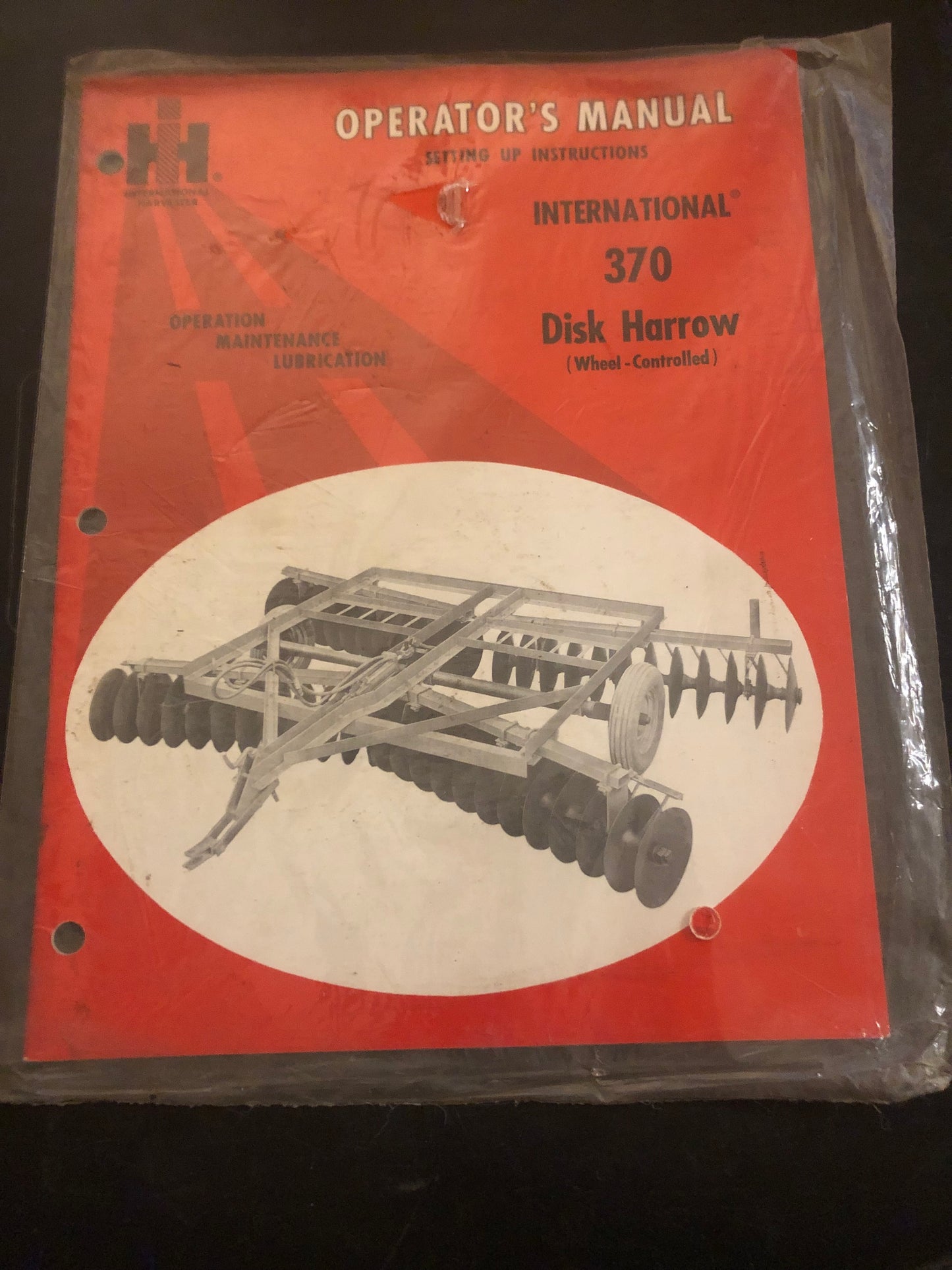 IH _ International 370 Disk Harrow _ Operator’s Manual