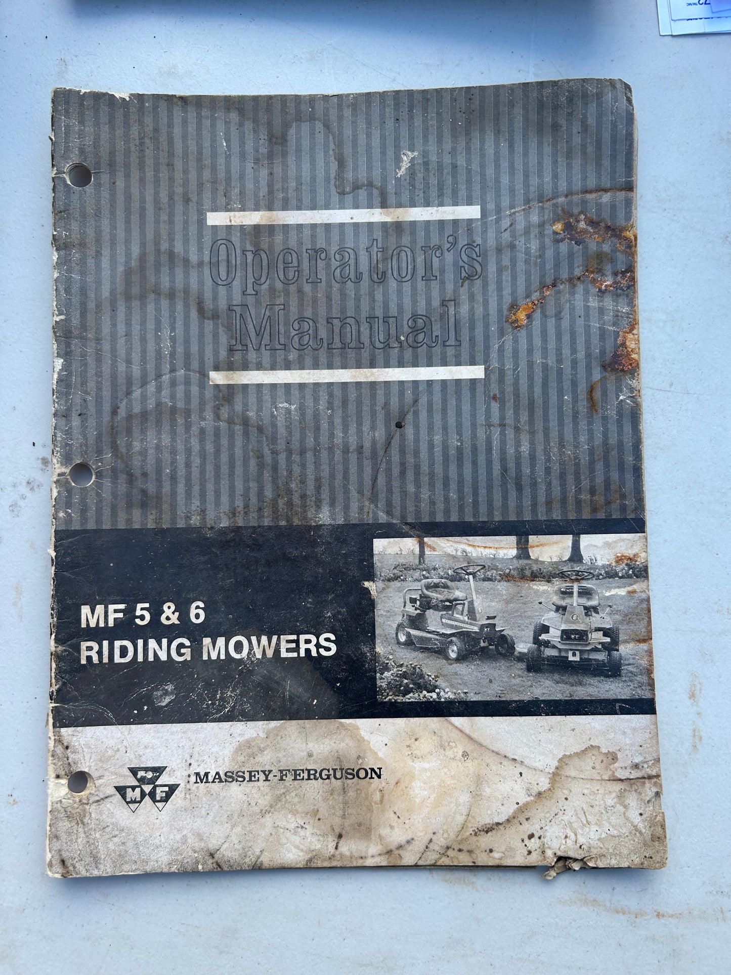 Massey Ferguson MF 5 & 6 Riding Mowers _ Operator’s Manual