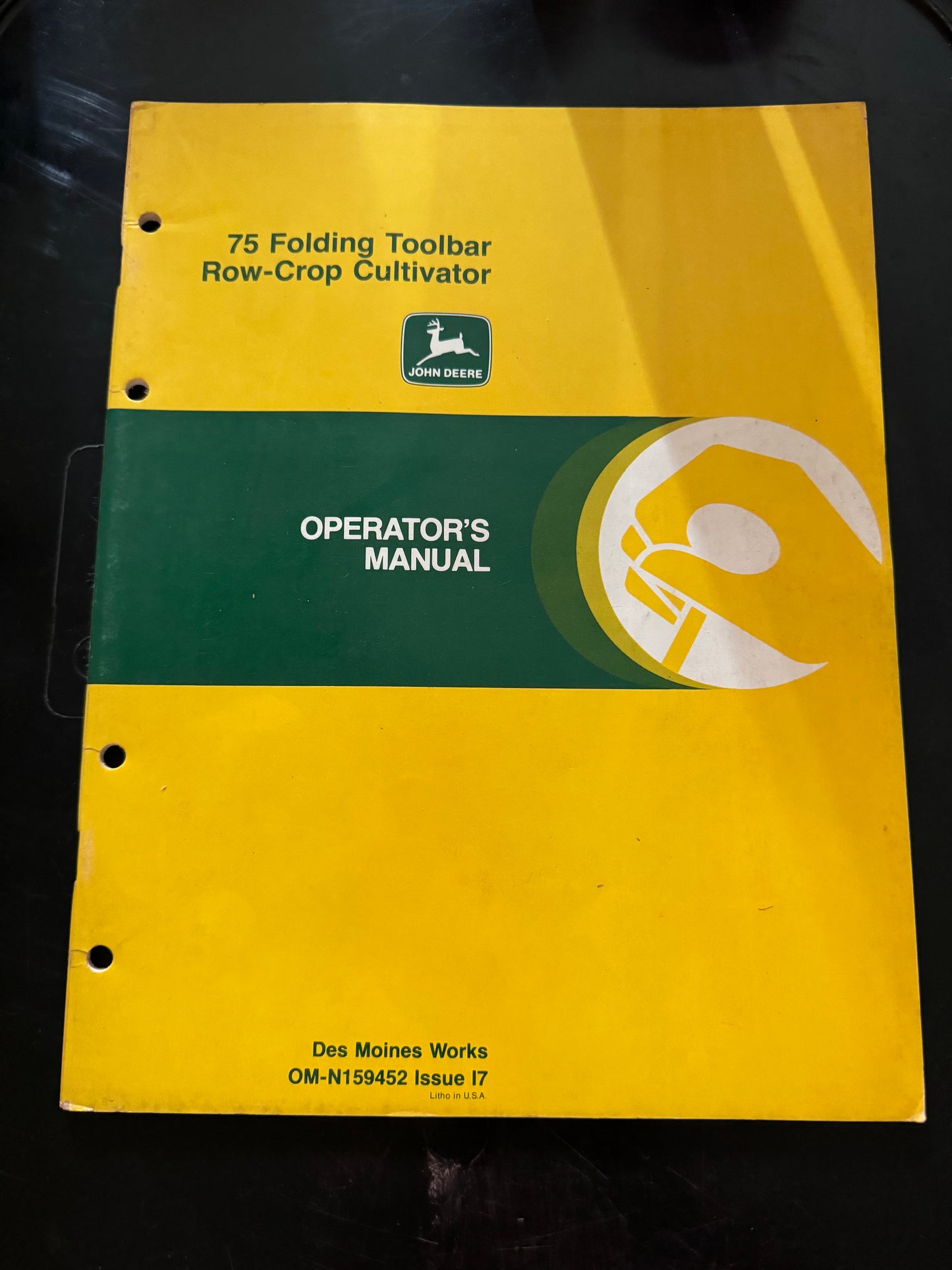 John Deere _ 75 Folding Toolbar Row-Crop Cultivator _ Operator’s Manual OM-N159452 Issue I7