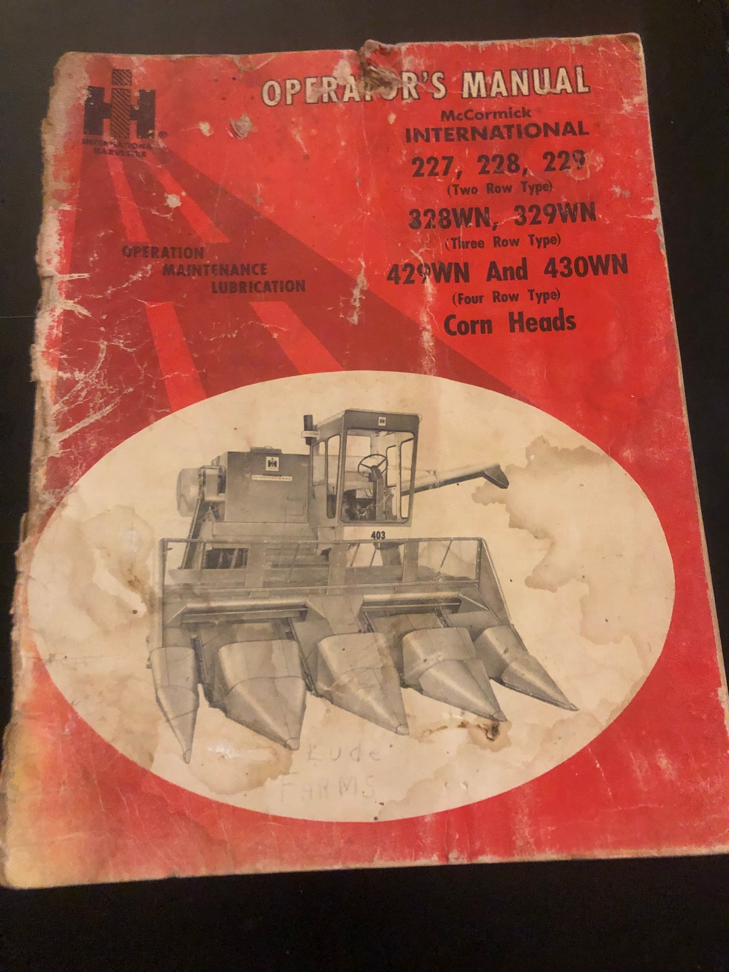 IH _ McCormick 227, 228, 229, 328WN, 329WN, 429WN & 430WN Corn Heads _ Operator’s Manual