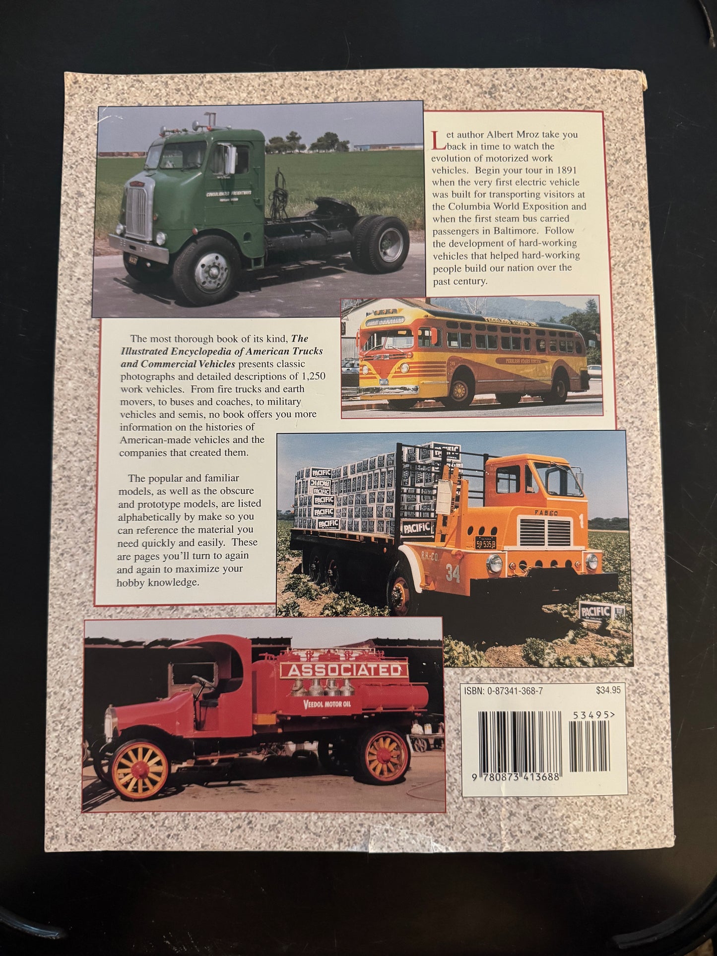 The Illustrated Encyclopedia of American Trucks and Commercial Vehicles _ Albert Mroz