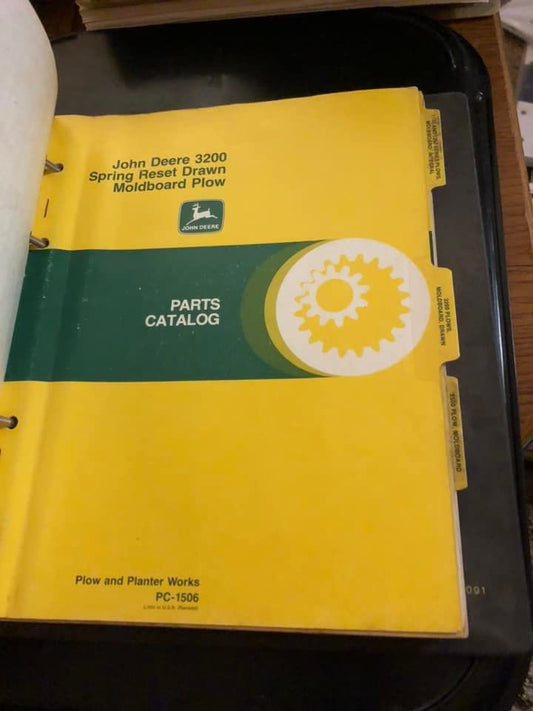 John Deere _ 3200 Spring Reset Drawn Moldboard Plow _ Parts Catalog