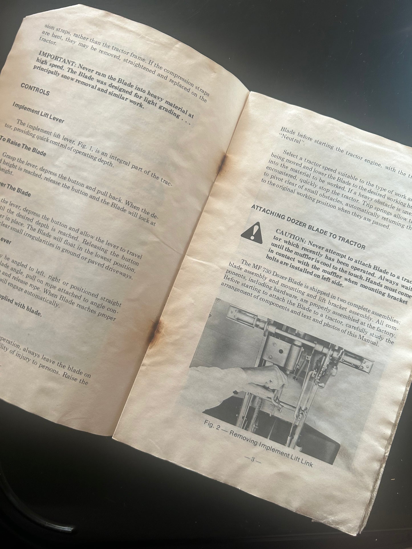 Massey Ferguson _ MF 730
DOZER BLADE _ Operator’s Manual